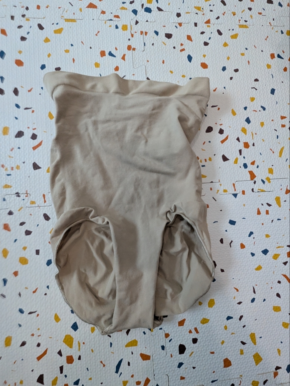 Skims Shaper Underwear Size Large Never Worn